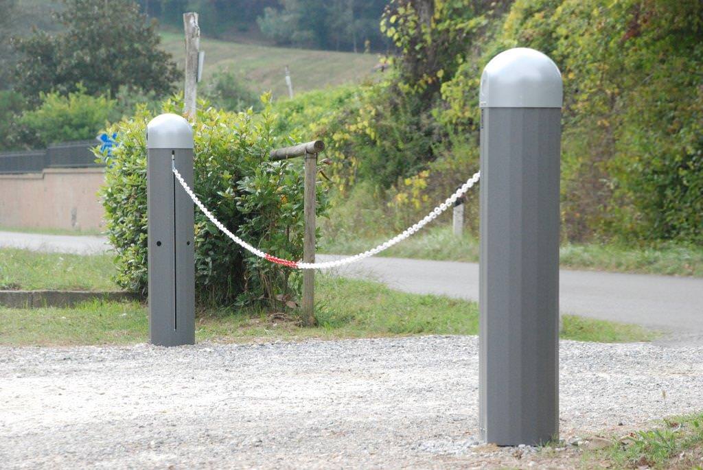 Barriera dissuasore di parcheggio con base da interrare